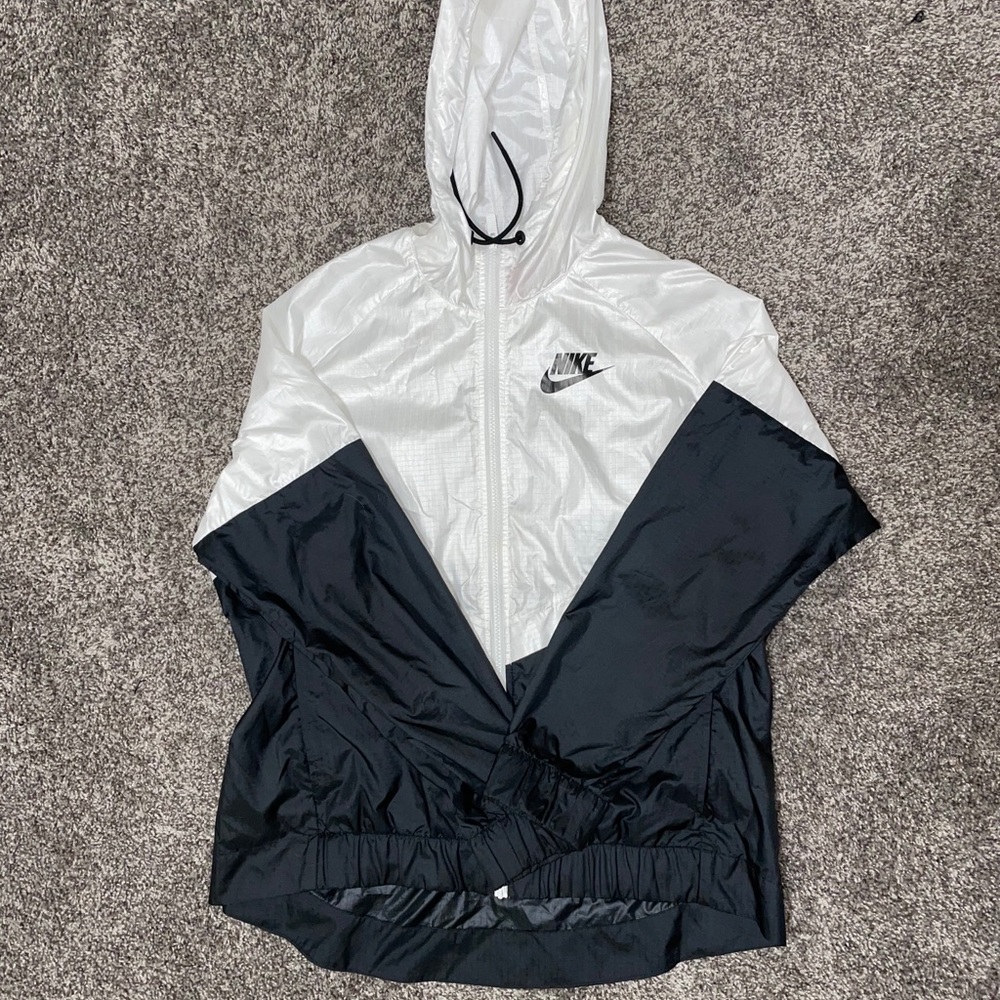 Nike windbreaker SIZE LARGE